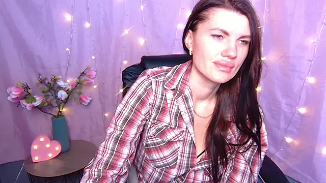 Chat XXX en directo de MilaLoona