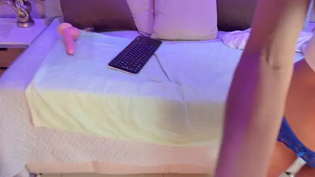 Show webcam de naughtymilfx_