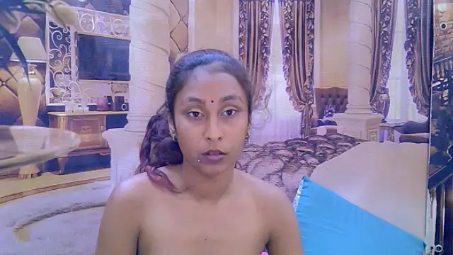 IndianSexyButt Adlı Modelin Canlı XXX Sohbeti