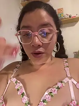 Vivi_Kvsh 即時 XXX 聊天