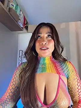 AsianMilfSheryl: διαδικτυακό σόου στην κάμερα