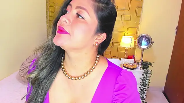 Julia_Haye live XXX chat