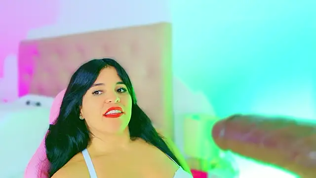 CharlootteEvans – Naživo XXX chat