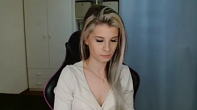 XXX chat uživo modela KristineGlow