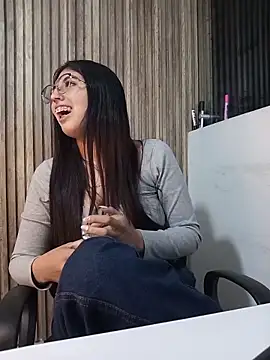 XXX chat uživo modela Valk_submissive