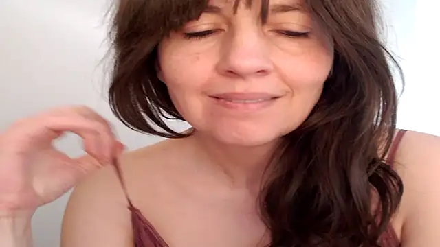 Ella_Next_Door Webcam Show