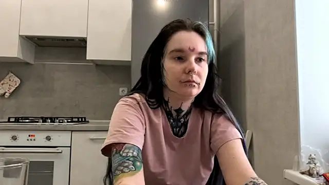 HighelikeGirl élő XXX-chatje