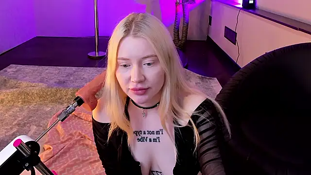 Chat +18 de Lillie_Berry ao vivo