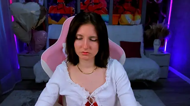 Chat +18 de KikaOsterman ao vivo