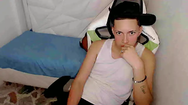 Street_poemm_ webcam show