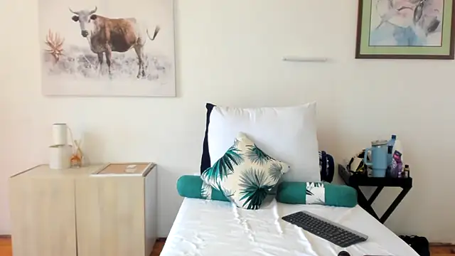 XXX chat uživo modela ConnieSmall24