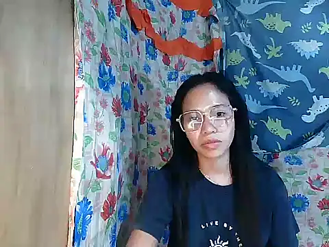 PinaySkinnyGirl's Live XXX Chat