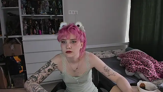 School_Love Adlı Modelin Canlı XXX Sohbeti