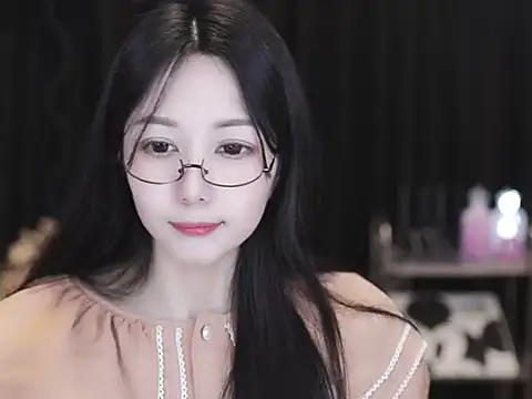 Chat +18 de Nuyoah-77 ao vivo