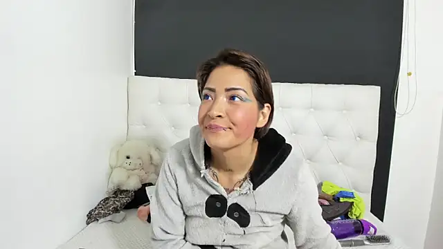 evelynesex Adlı Modelin Canlı XXX Sohbeti