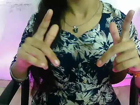 Hotsurbhi's Live XXX Chat