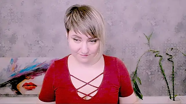 DjulliaのライブXXXチャット