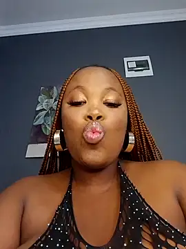 SWEETDOLLY29XX: онлайн-секс-чат