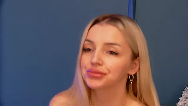 Вебкам-шоу DeeaVIP