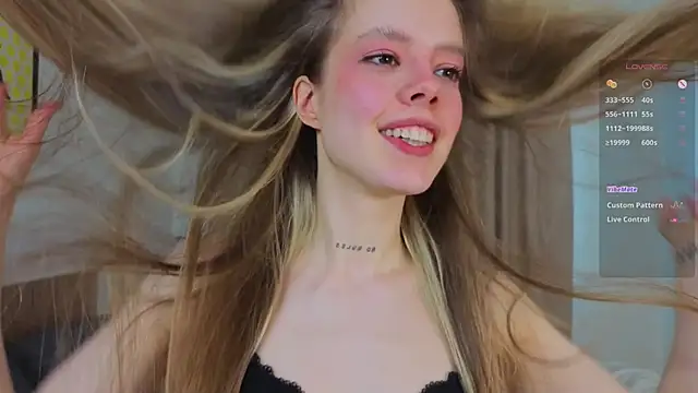 TiffinyMergist 即時 XXX 聊天