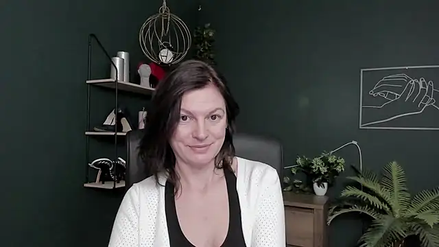 Chatroom XXX en direct de VivianWILD