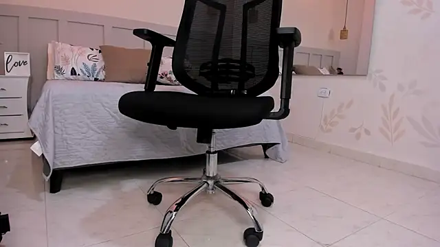 MartinaGuzmann – Naživo XXX chat