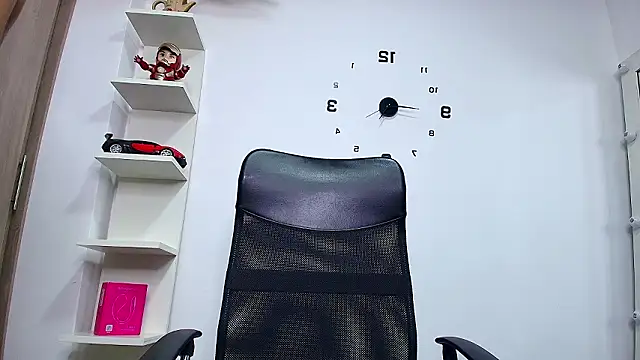 sharlottxl's Live XXX Chat