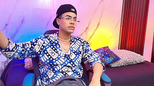 แชท XXX สดของ JacobBlackwell_