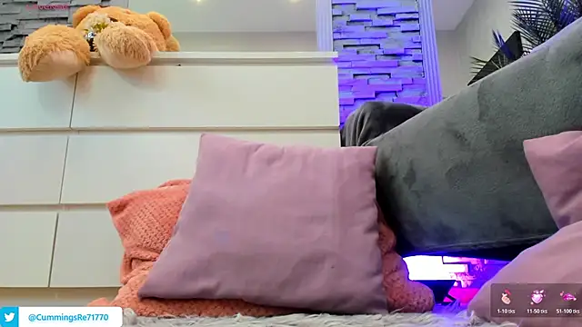 Reina_Cummings' Live XXX Chat