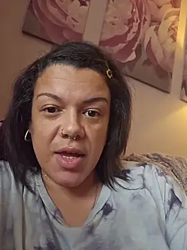 Chat +18 de GoddessChantelle ao vivo