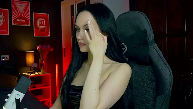 QueenAliss – Naživo XXX chat