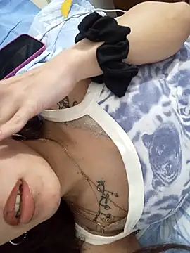 Chat +18 de Jennyvignaduzzo ao vivo