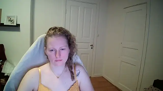 Chat +18 de Girlnina-1995 ao vivo