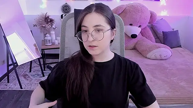 VirtuallVoyantのライブXXXチャット