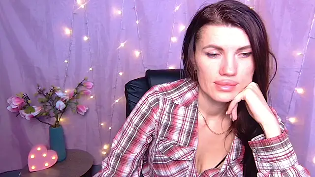 MilaLoona's Live XXX Chat