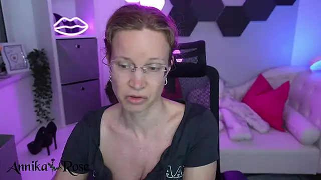 AnnikaRose's Webcam Show