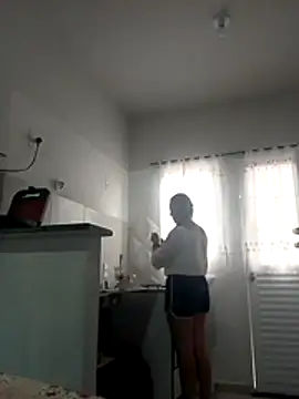 MILEIDE980: онлайн-секс-чат