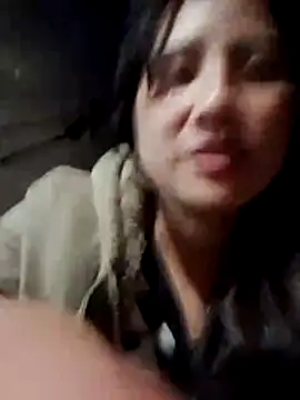 Chat XXX en directo de Emily-yy