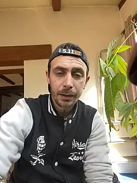 Chat +18 de Piratee666 ao vivo