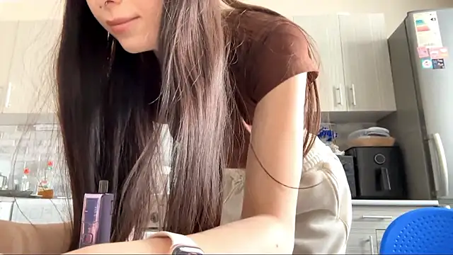 LaraDraggoo: онлайн-секс-чат