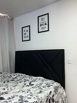 Chat +18 de Pretty__Milf ao vivo