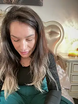 HotXMom_: онлайн-секс-чат