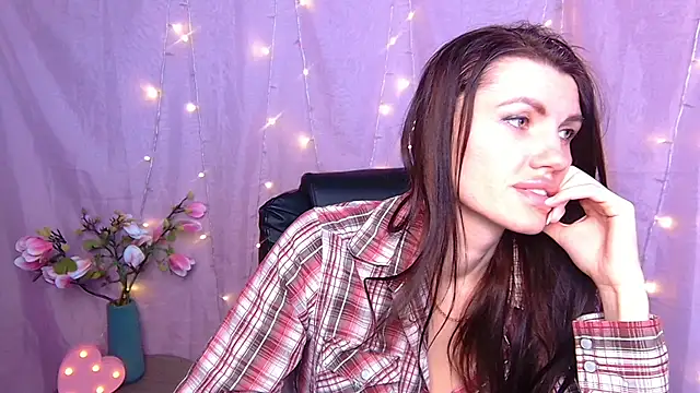 MilaLoona: онлайн-секс-чат