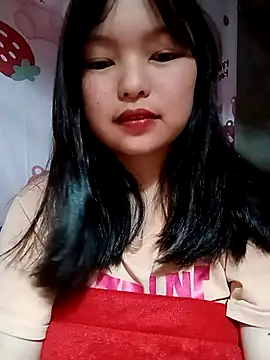 XoiXoi232 Adlı Modelin Canlı XXX Sohbeti