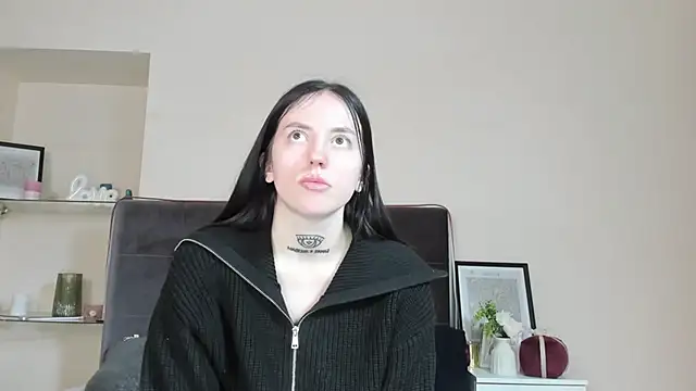 دردشة AdrianaCult الجنسية المباشرة