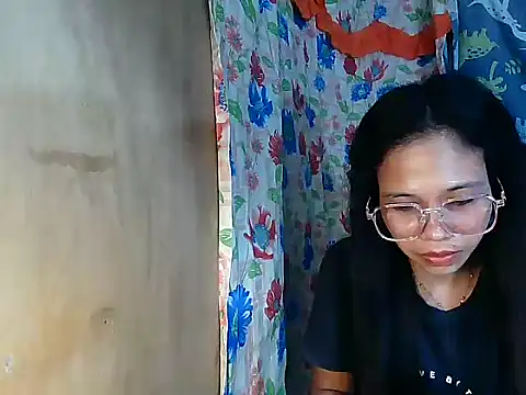 PinaySkinnyGirl 现场XXX聊天