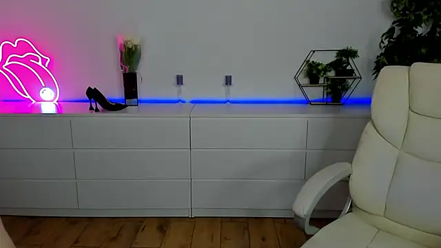 Anna_Snows Adlı Modelin Canlı XXX Sohbeti