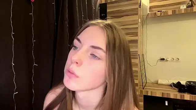 PollyDream live XXX chat