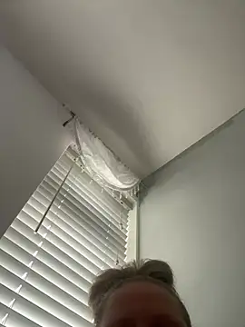 Chatroom XXX en direct de Miss_CurvyCharmaine