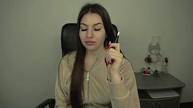 Trinny_Love 即時 XXX 聊天